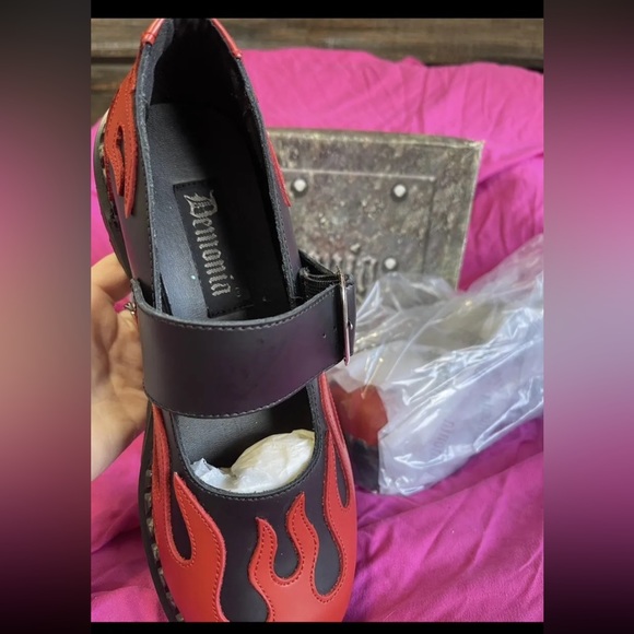 Demonia - Picture 2 of 5